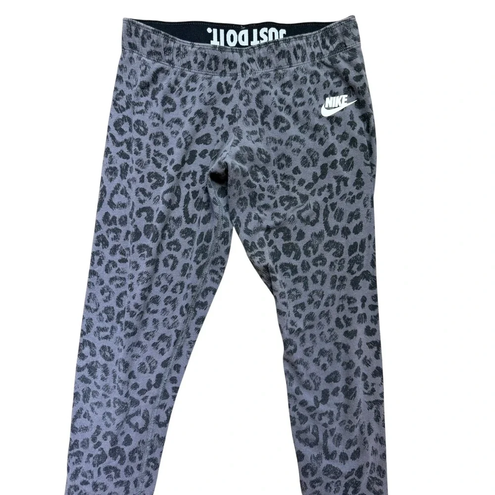 Nike sportswear girls